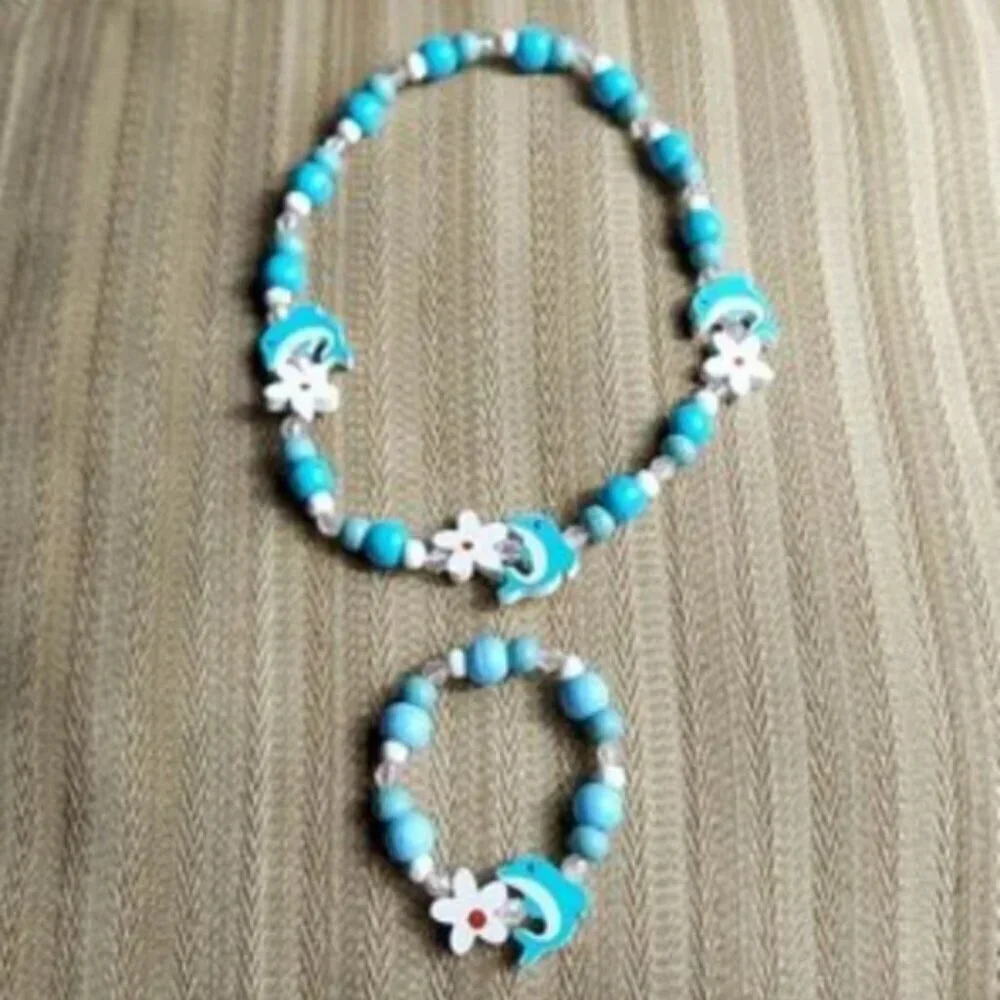 NEW! Set of Necklace and Bracelet.